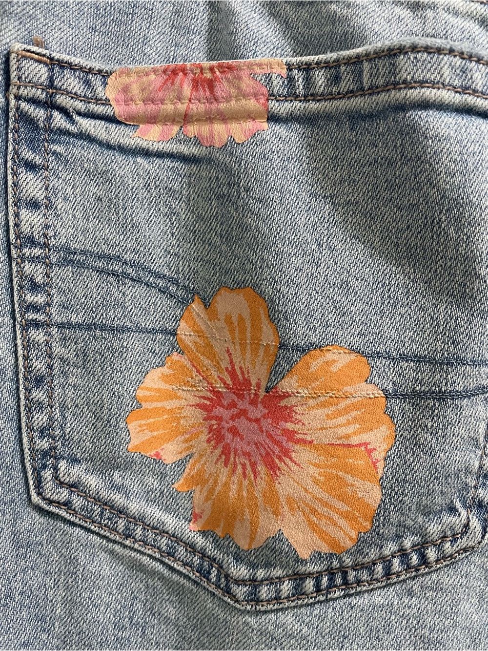 American Eagle AE Super Low-Rise Baggy Flare Floral Jean Size 18 - Picture 7 of 12